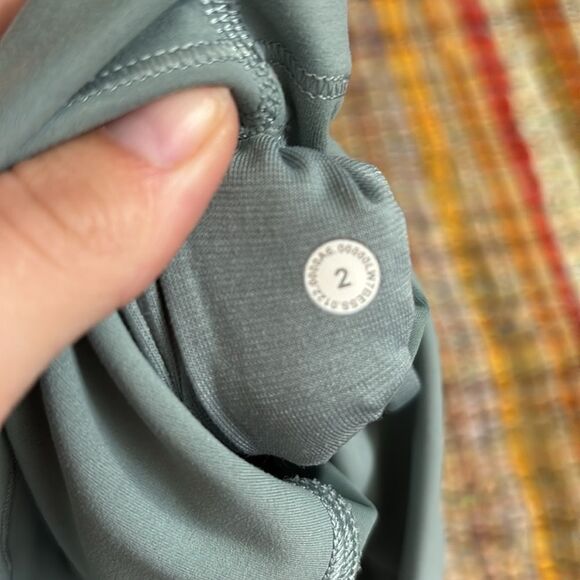 Lululemon Wunder Train High-Rise Short 6"
Misty Glade women’s 2 no flaws $64 - Picture 6 of 6